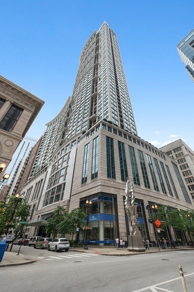 130 N Garland Ct Unit 4902, Chicago, IL 60602