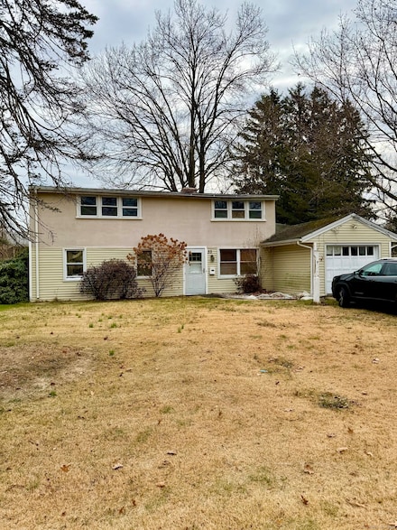 33 Assisi Way, Norwalk, CT 06851