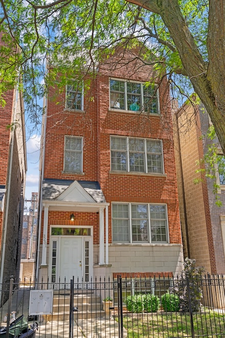 3251 N Racine Ave Unit 3, Chicago, IL 60657