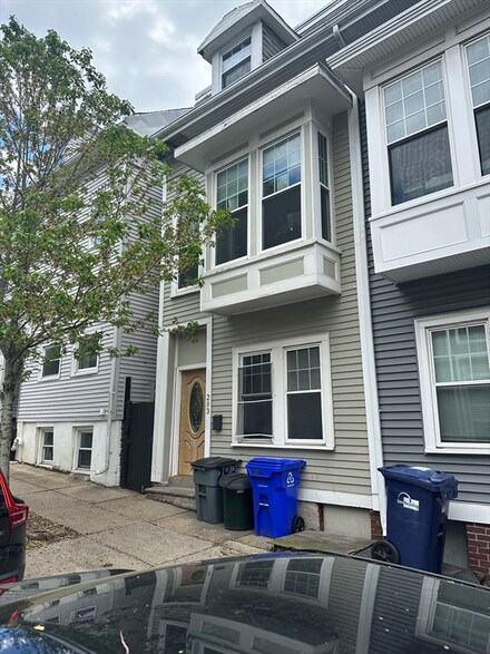 283 W 5th St, Boston, MA 02127