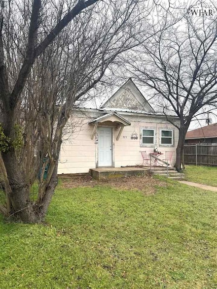 225 S Sycamore, Archer City, TX 76351