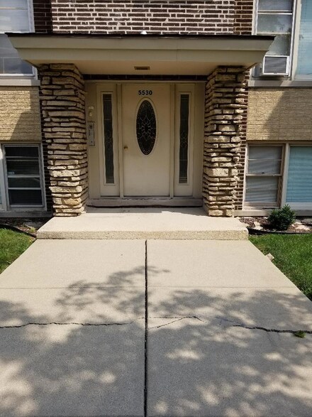 5530 W Lawrence Ave Unit 55301, Chicago, IL 60630