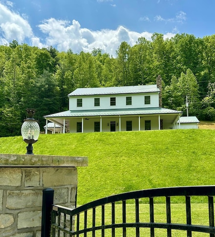 503 Stapleton Branch Rd, Volga, KY 41219