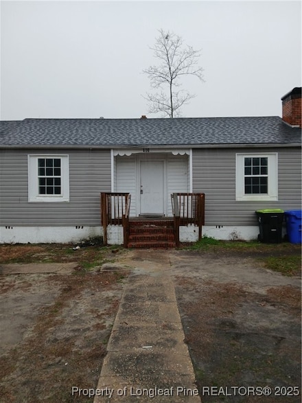 600 Wilson Ave, Spring Lake, NC 28390
