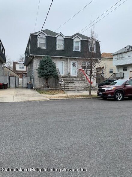 20 Cambridge Ave, Staten Island, NY 10314