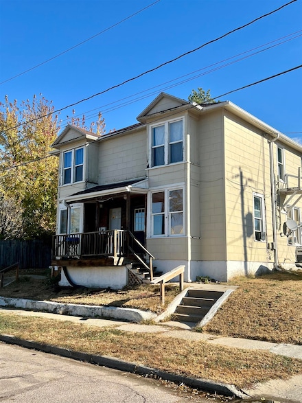 2116 S Saint Marys St, Sioux City, IA 51106