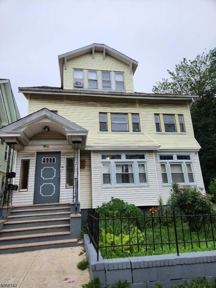 178 Osborne Terrace Unit 2, Newark, NJ 07112