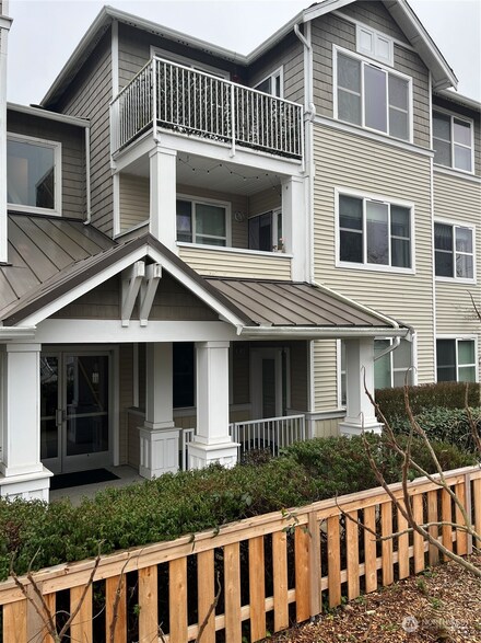 2980 SW Raymond St Unit 102, Seattle, WA 98126