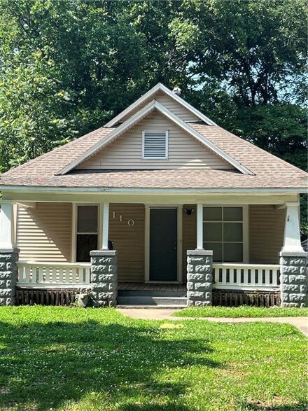 110 W Adams St, Pittsburg, KS 66762