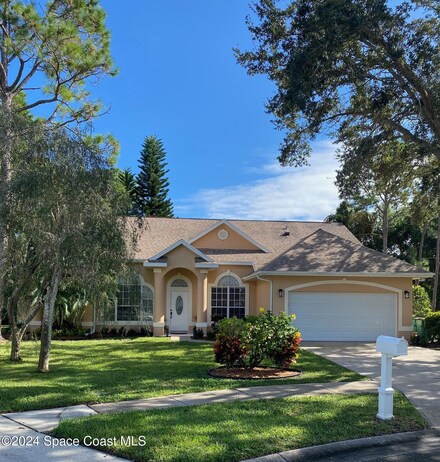 773 Lake Dr, Melbourne, FL 32940