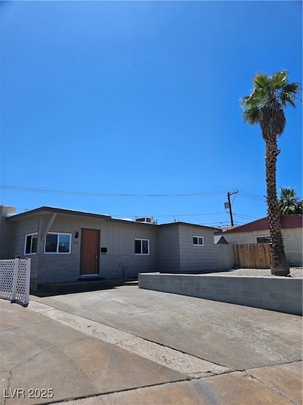 131 Copper St, Henderson, NV 89015