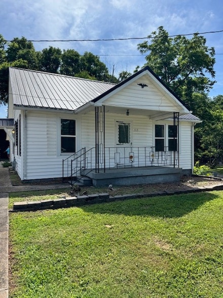 715 N High St, Winchester, TN 37398