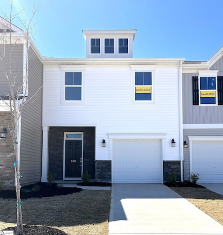208 Toal Ct, Berea, SC 29611