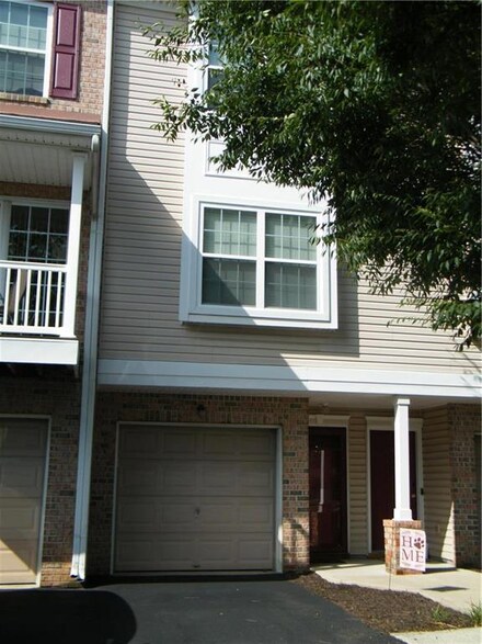 6740 Pioneer Dr Unit 10EL, Macungie, PA 18062