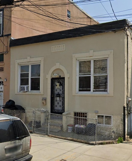 3648 Holland Ave, Bronx, NY 10467