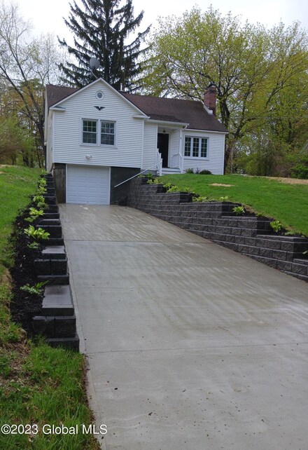 3 Merrill Ave, Troy, NY 12180