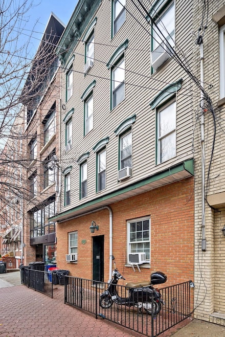 410 Adams St Unit 2L, Hoboken, NJ 07030