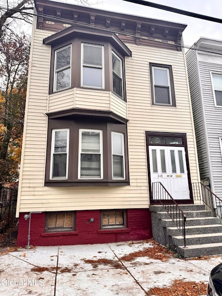 348 1st St, Albany, NY 12206