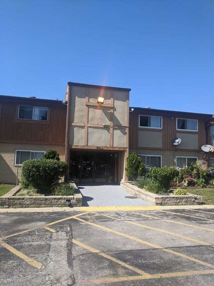 850 E Old Willow Rd Unit 215, Prospect Heights, IL 60070