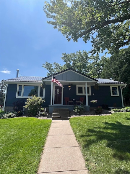 605 Plum St, Decorah, IA 52101