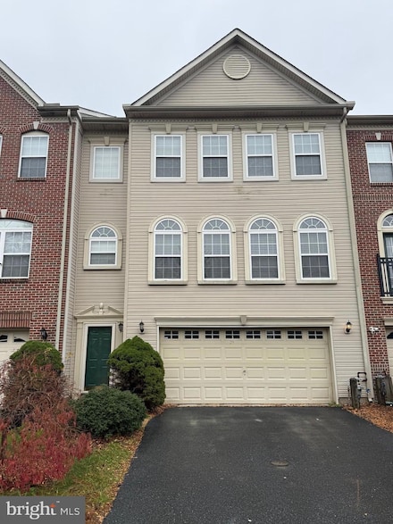 29 Sycamore Ln, Bear, DE 19701