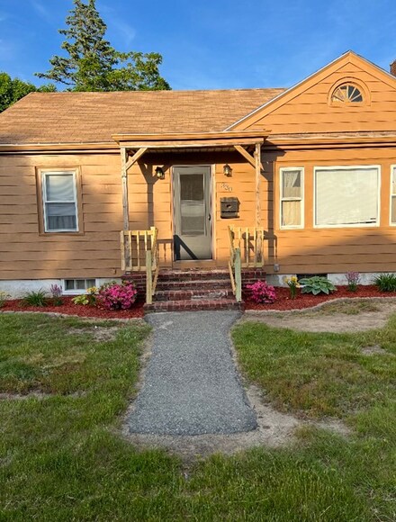 330 Hawes St, New Bedford, MA 02745