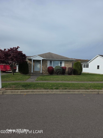 30 Jeffrey Dr, Kingston, PA 18704