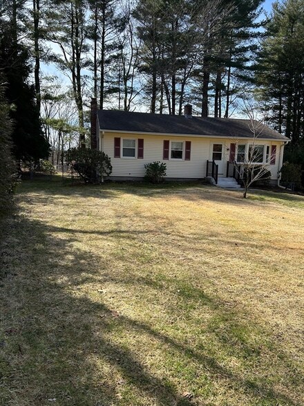 247 Vining Hill Rd, Southwick, MA 01077
