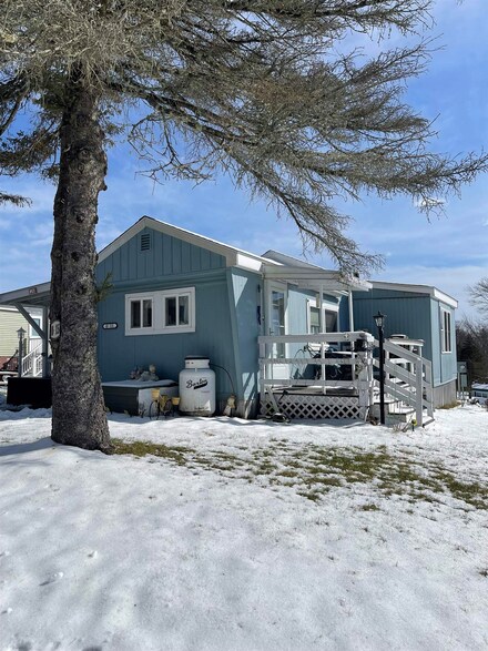 290 Calef Hwy Unit B15, Epping, NH 03042