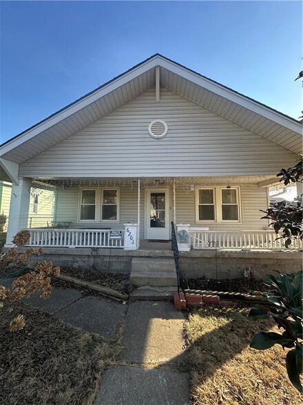 6201 E 11th St, Kansas City, MO 64126