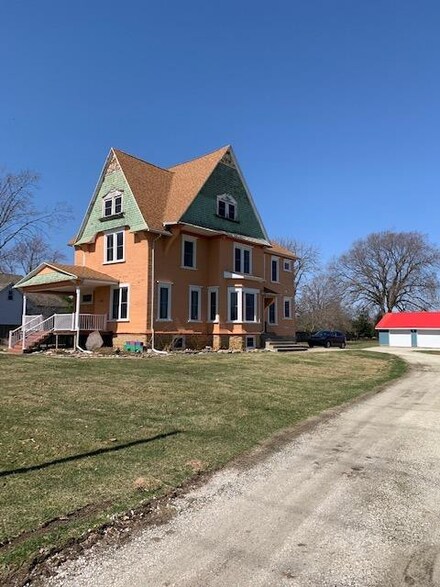 314 E Jasper St, Goodland, IN 47948