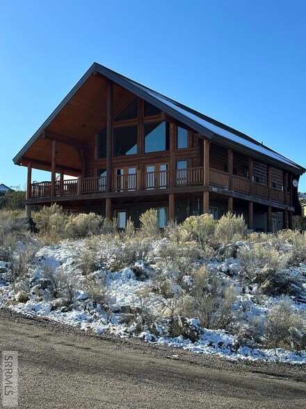9123 Rustlers Trail, Menan, ID 83434
