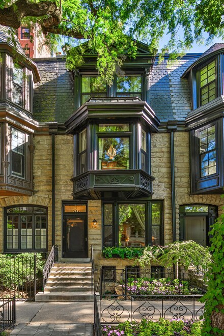 63 E Elm St, Chicago, IL 60611