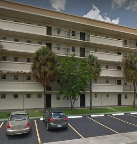 220 SW 9th Ave Unit 103, Hallandale Beach, FL 33009