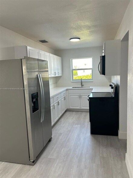 3200 NW 211th St, Miami Gardens, FL 33056