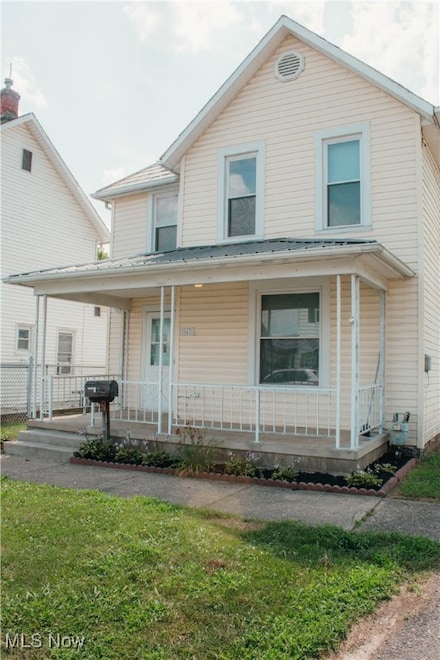 142 N 5th St, McConnelsville, OH 43756