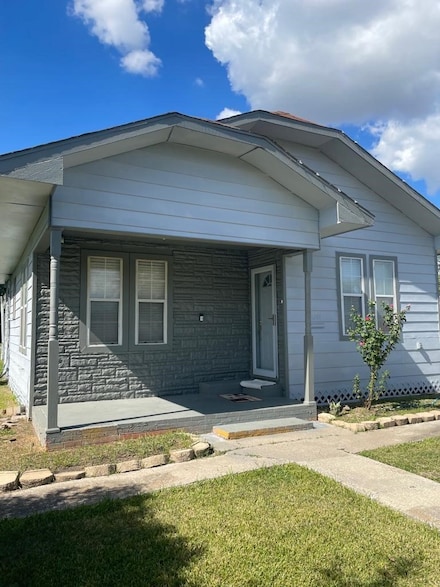 2211 17th St, Port Arthur, TX 77640