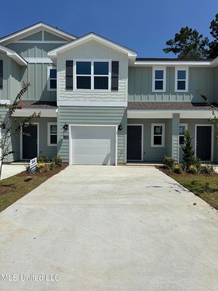 12266 Fraizer Ln, Gulfport, MS 39503