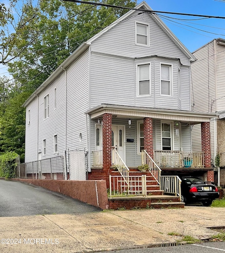 20 E 31st St, Bayonne, NJ 07002