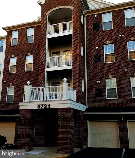 9724 Holmes Place Unit 305, Manassas Park, VA 20111