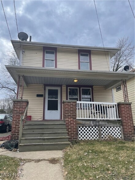 1176 7th Ave, Akron, OH 44306