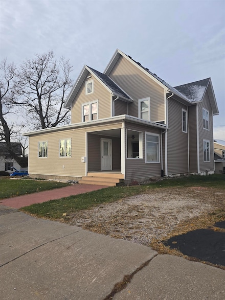 627 S Madison St, Lancaster, WI 53813