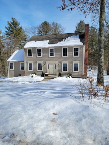 135 Labby Rd, North Grosvenordale, CT 06255