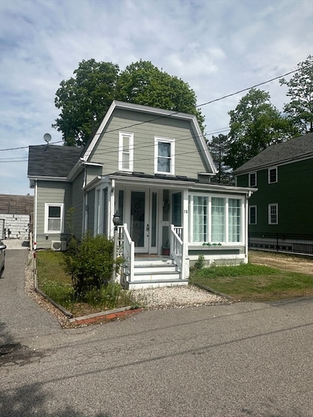 15 Simms Ct, Newton, MA 02465