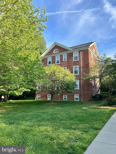 3700 39th St NW Unit 178, Washington, DC 20016