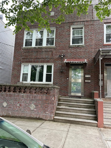 2429 Buck St, Bronx, NY 10461