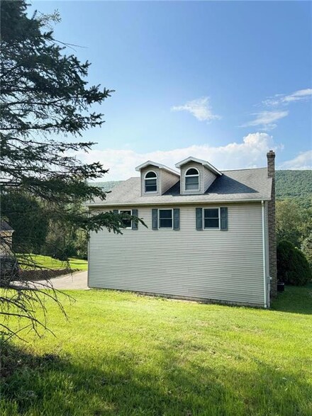 540 E Catawissa St, Nesquehoning, PA 18240