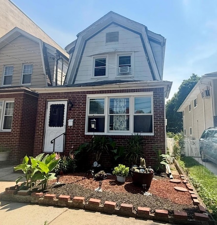 15 Depan Ave, Floral Park, NY 11001