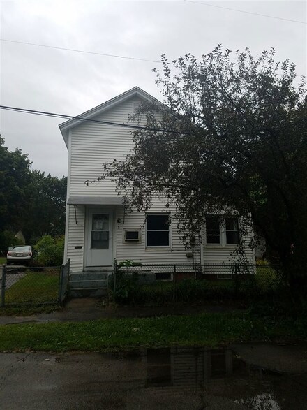 5 Spruce St, Concord, NH 03301