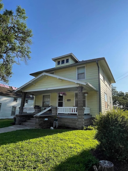 409 N 6th St, Sabetha, KS 66534